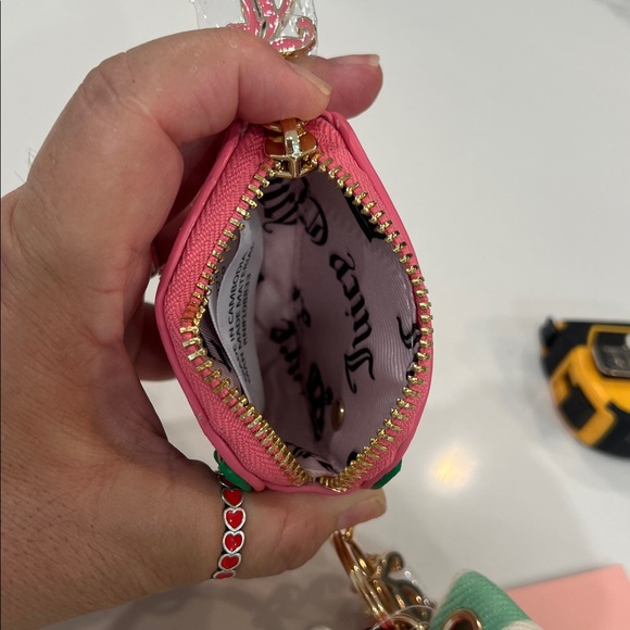 So. Cute JUICY COUTURE Wristlet💗 - Picture 5 of 16